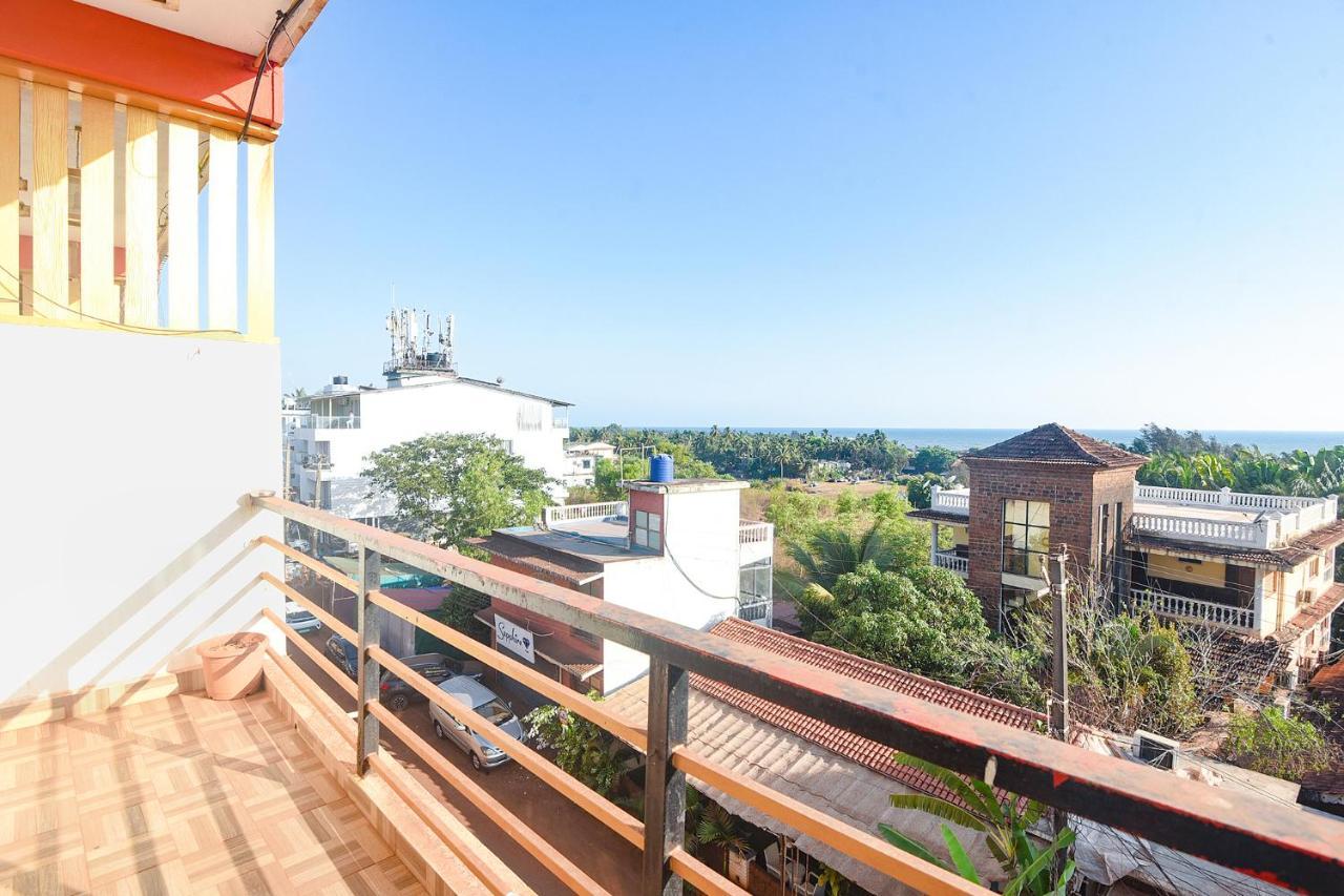 Hotel Fabexpress The Voyage Morjim Exterior foto